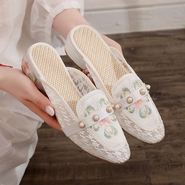 Flower Mules Pointed Chunky Embroidered Heel