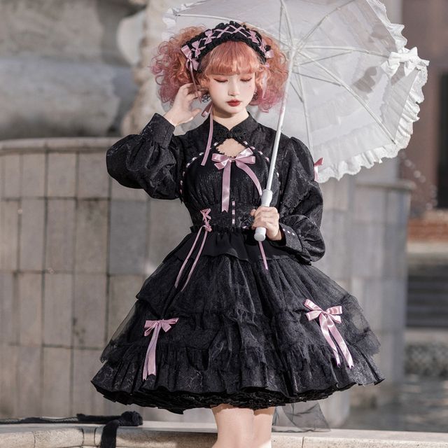 Robe trapèze Lolita bicolore à manches longues et col montant avec nœud