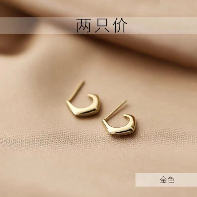 Geometric Alloy Huggie Earring