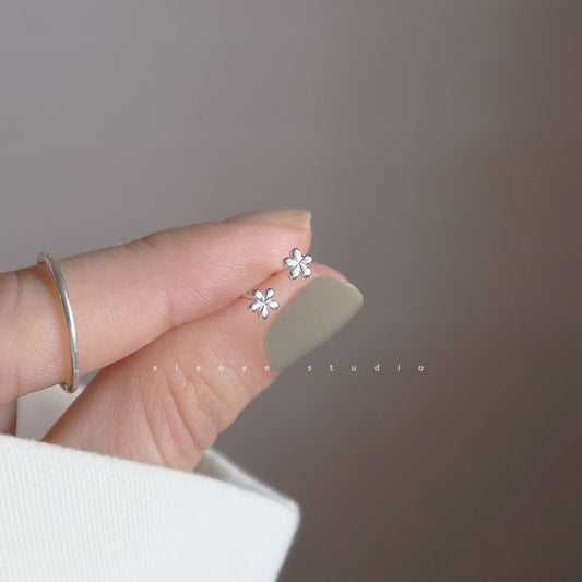 Floral Silver Stud Earring
