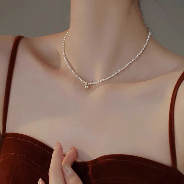 Faux Pendant Heart Choker Pearl