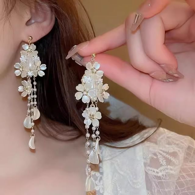 Faux Chandelier Floral Pearl Alloy Earring