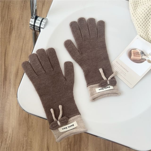 Lettering Applique Bow Knit Gloves