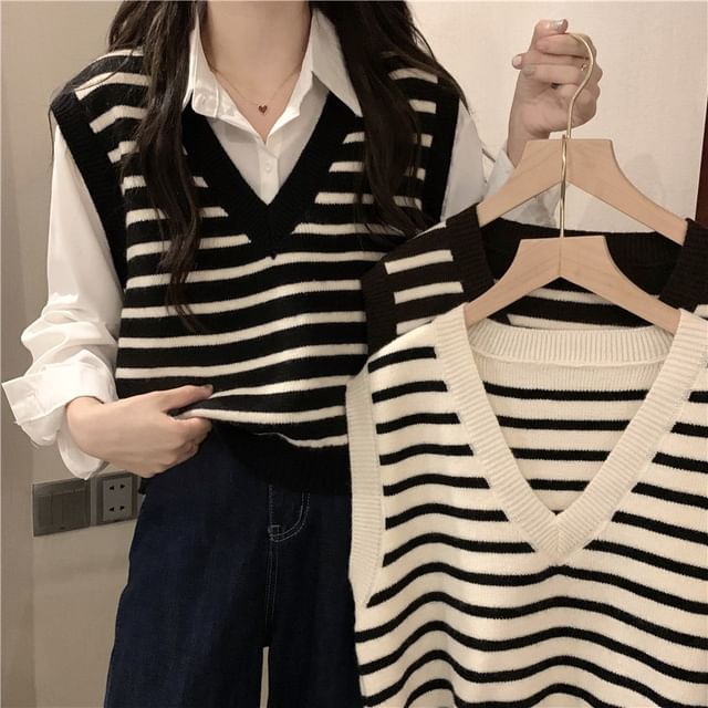 Vest Knit Striped V-Neck