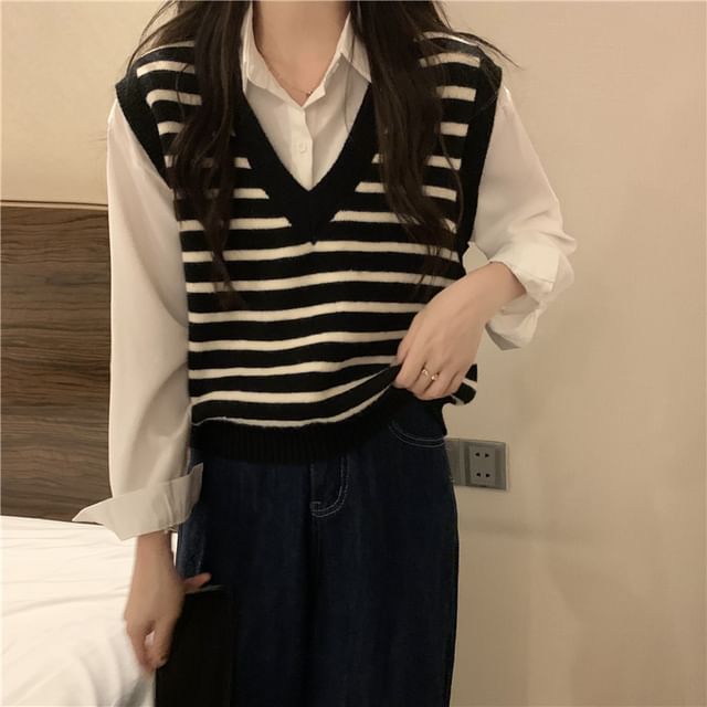Vest Knit Striped V-Neck