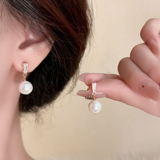 / Drop Clip-On Pearl Earring Faux