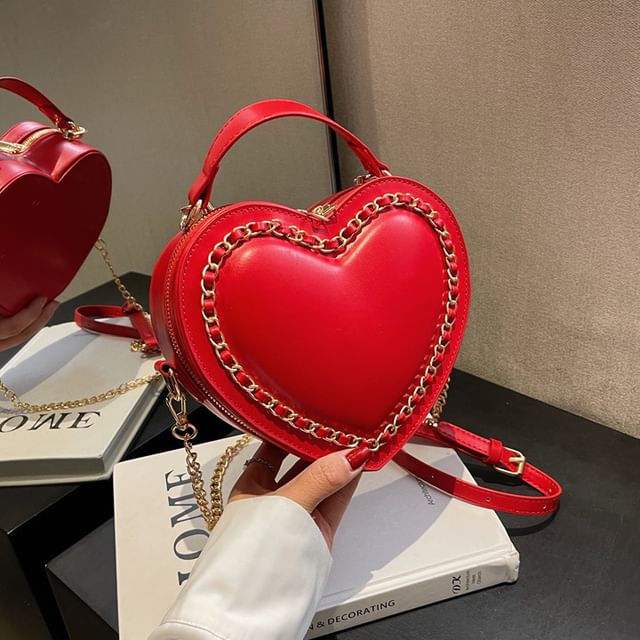 Bag Heart Chained Crossbody