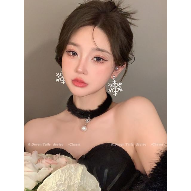 Snowflake Chandelier Set Christmas Tree Earring Bracelet Choker / Drop Fluffy