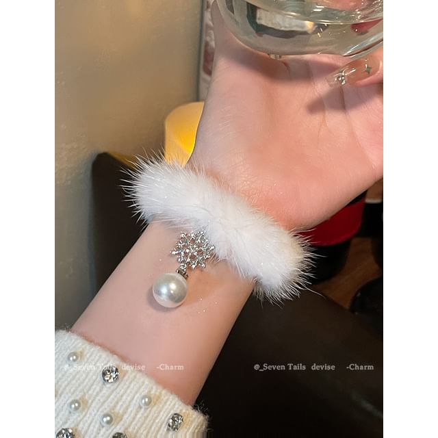 Snowflake Chandelier Set Christmas Tree Earring Bracelet Choker / Drop Fluffy