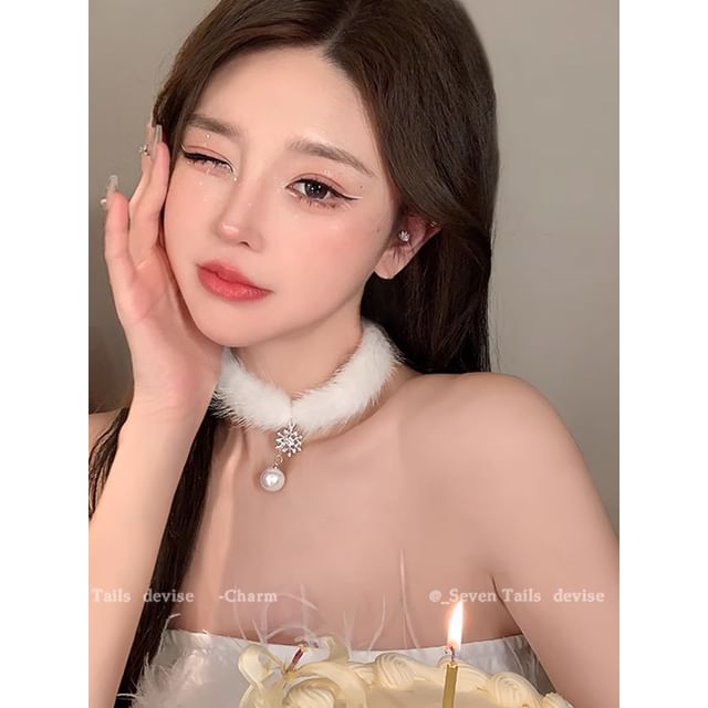 Snowflake Chandelier Set Christmas Tree Earring Bracelet Choker / Drop Fluffy