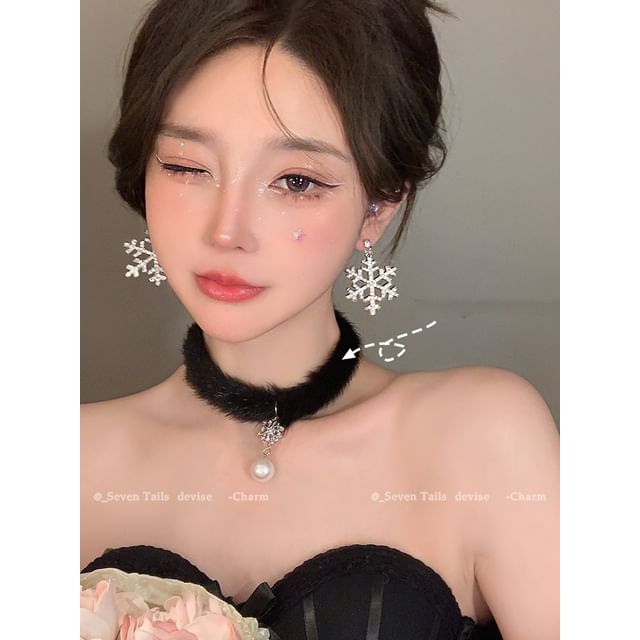 Snowflake Chandelier Set Christmas Tree Earring Bracelet Choker / Drop Fluffy