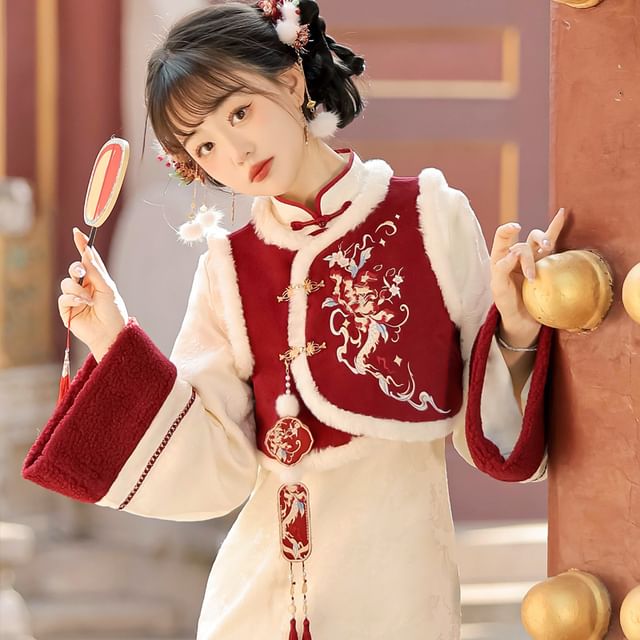 Long-Sleeve Lolita Floral Embroidered A-Line Qipao / Round Neck Fluffy Trim Buckle Vest / Tassel Charm / Set