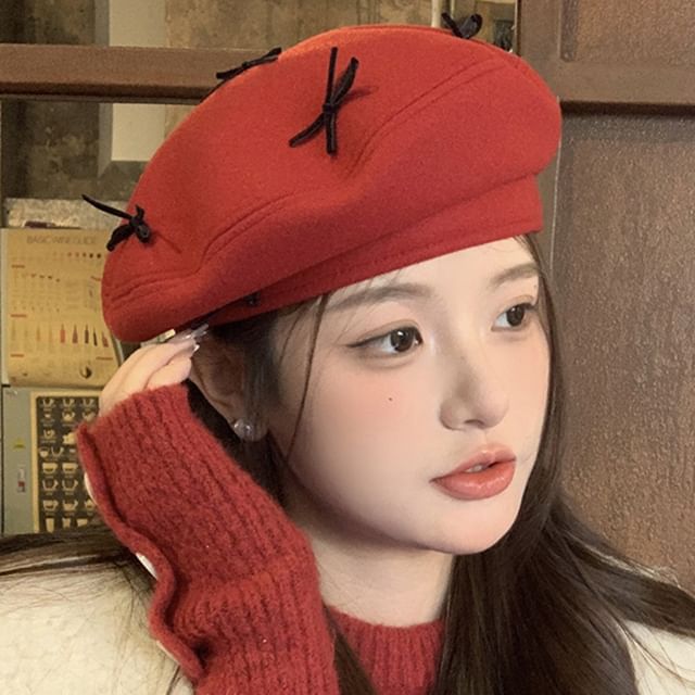 Bow Accent Beret