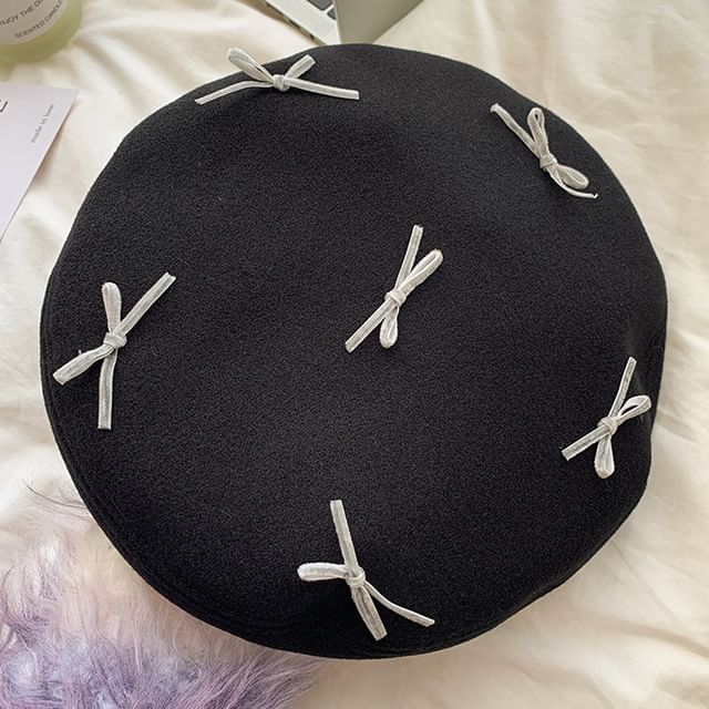 Bow Accent Beret