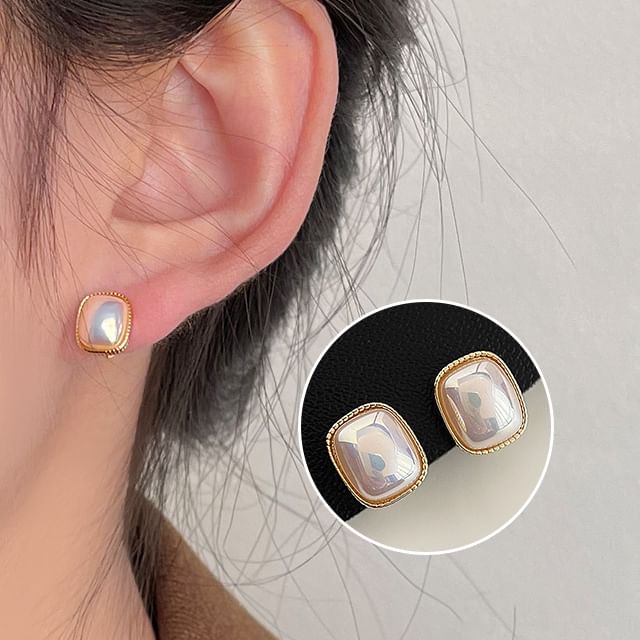 Faux Geometric Clip-On Pearl Earring