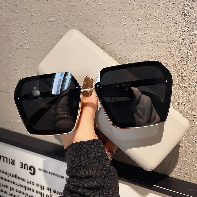 Geometric Frame Sunglasses