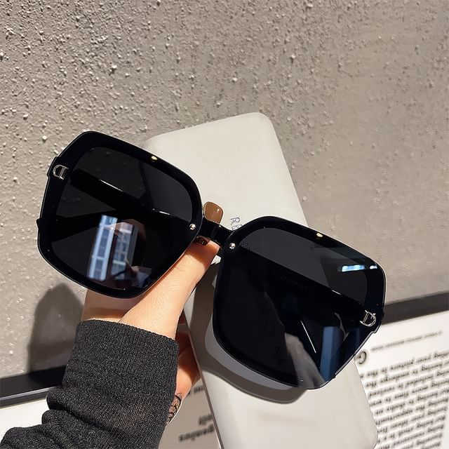 Frame Oversized Sunglasses