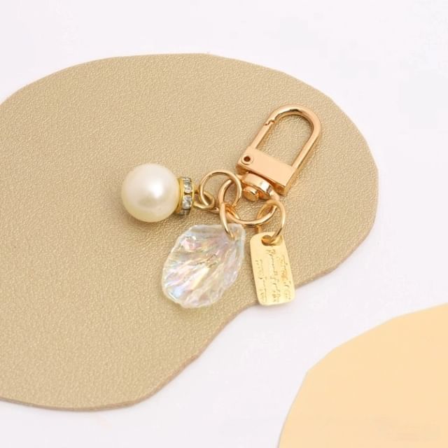 Faux Pearl Shell Acrylic Bag Charm Keyring