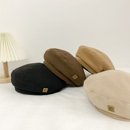 Beret Lettering Plain
