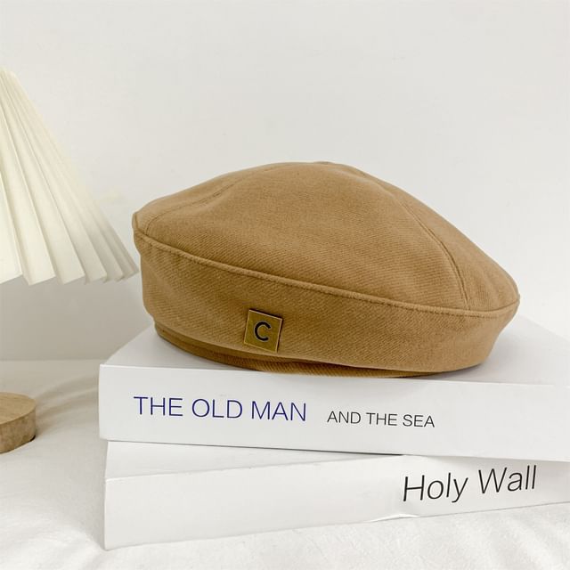 Beret Lettering Plain