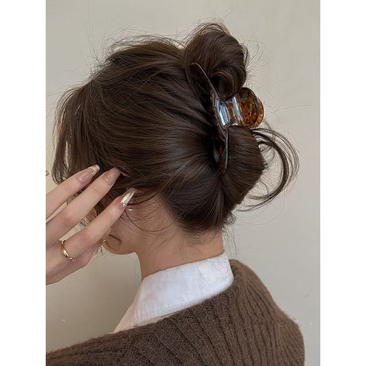 Claw Hair Acrylic Lettering