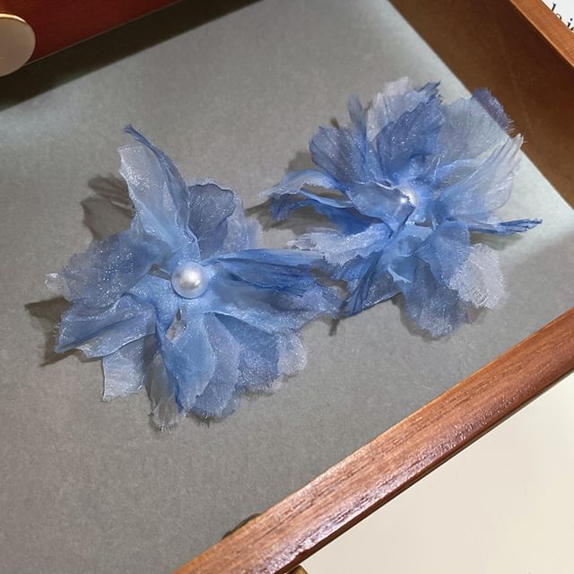 Floral Pearl Faux Mesh Stud Ear