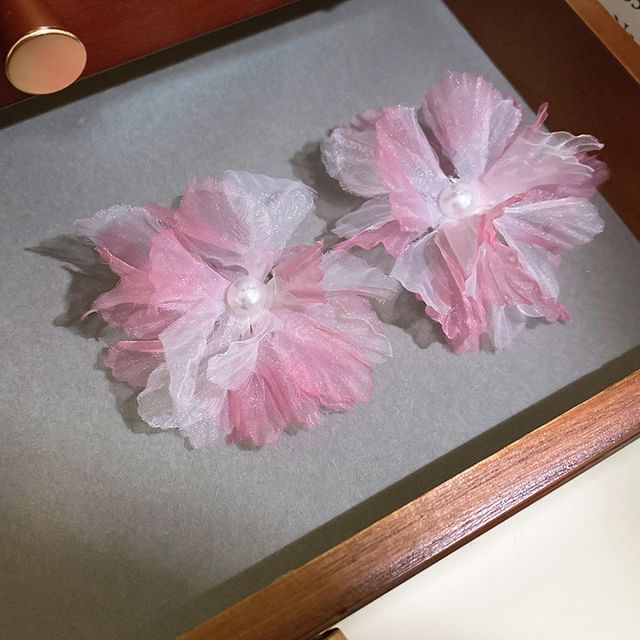 Floral Pearl Faux Mesh Stud Ear