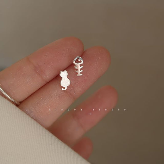 Ear Stud Asymmetrical