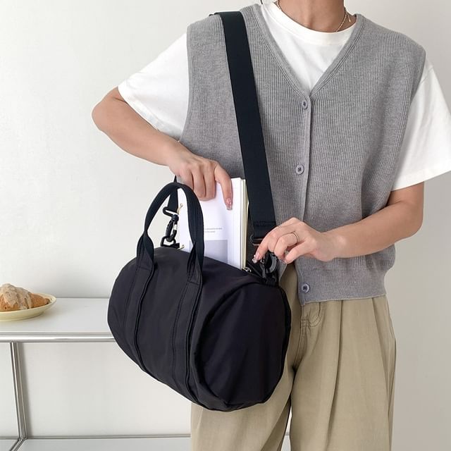 Nylon Plain Barrel Bag