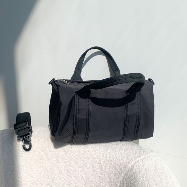 Nylon Plain Barrel Bag