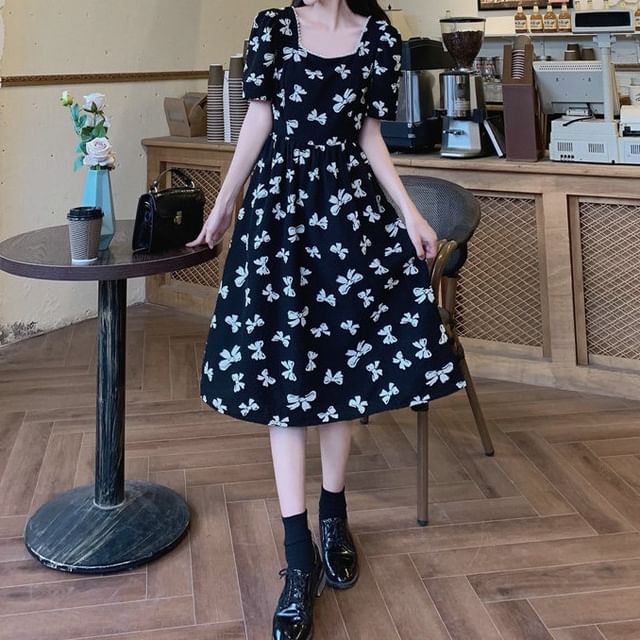 Bow Square A-Line Neck Tie Panel Short-Sleeve Print Midi Back Dress