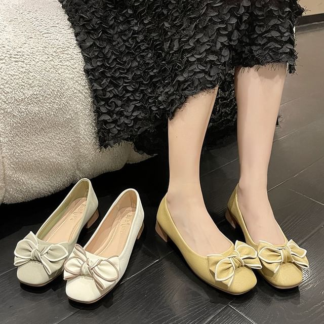 Bow Accent Contrast Trim Faux Leather Flats