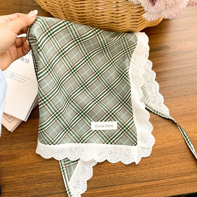 (Various Scarf Trim Designs) Triangle Lace Head