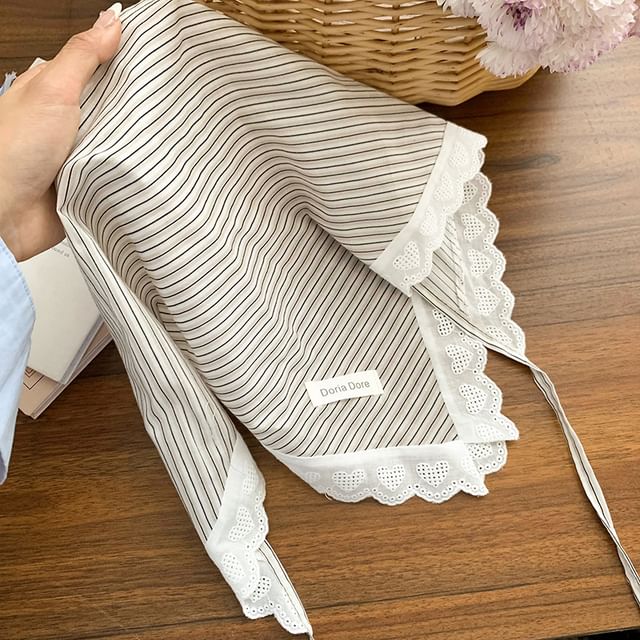 (Various Scarf Trim Designs) Triangle Lace Head