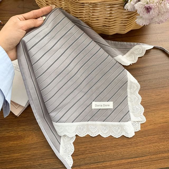 (Various Scarf Trim Designs) Triangle Lace Head