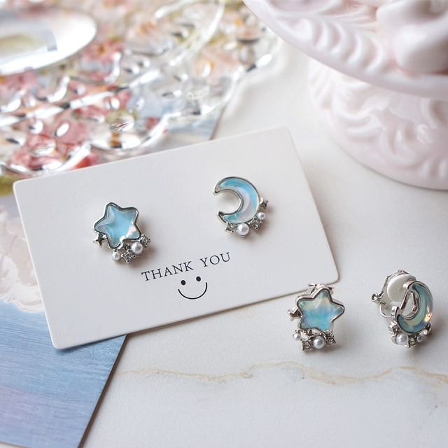 Moon & Star Asymmetrical Alloy Stud Earring