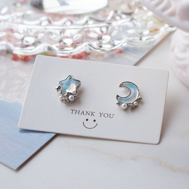 Moon & Star Asymmetrical Alloy Stud Earring
