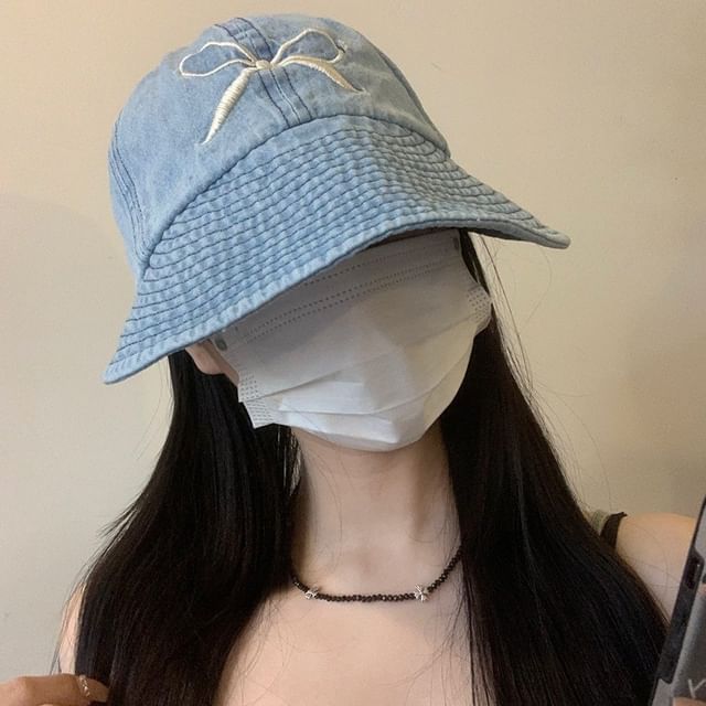 Wide Embroidered Brim Bow Denim Cap Washed