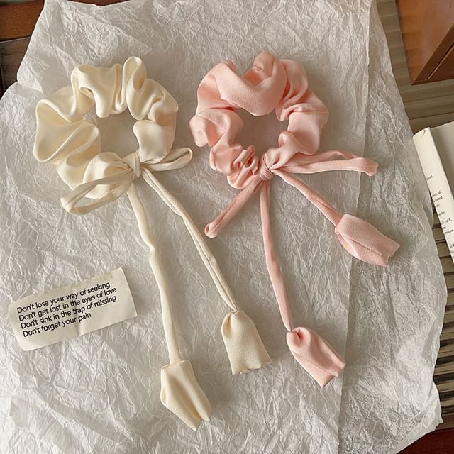 Satin-Haargummi mit Blumenschleife