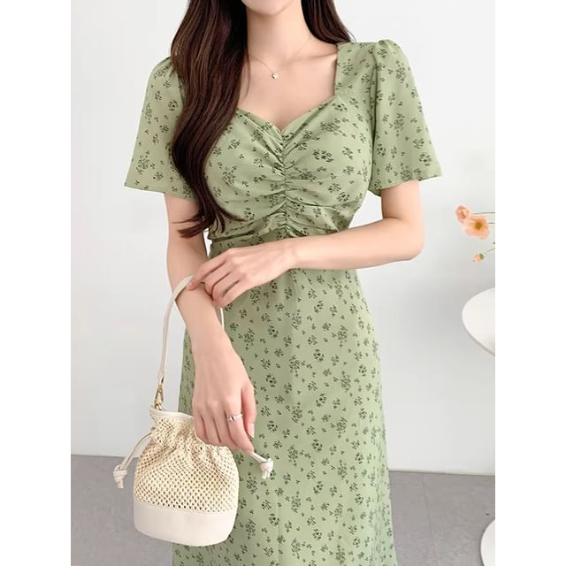 Short-Sleeve V-Neck Floral Maxi A-Line Dress