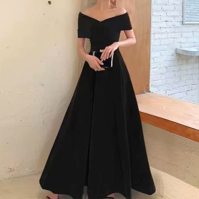 Short-Sleeve V-Neck Plain A-Line Evening Gown / Dress