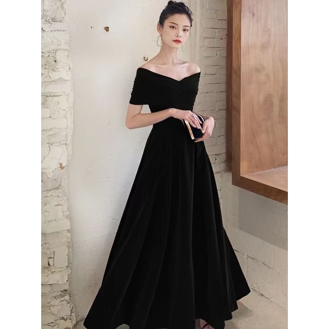 Short-Sleeve V-Neck Plain A-Line Evening Gown / Dress
