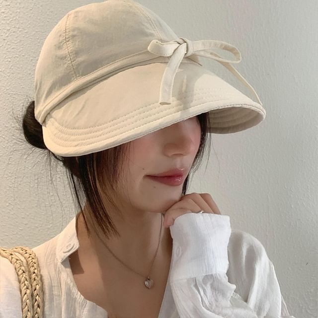 Bow Cap Wide Brim