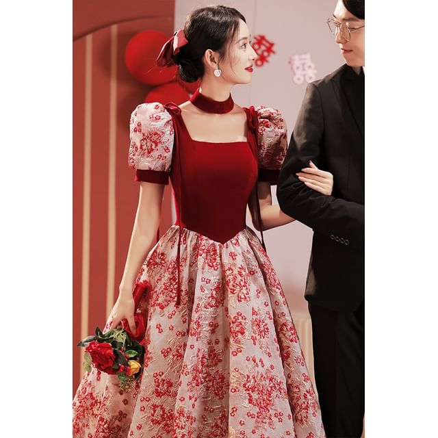 Short-Sleeve Square Neck Lace A-Line Evening Gown