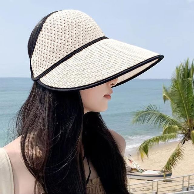 Open Contrast Lettering Hat Trim Top Sun