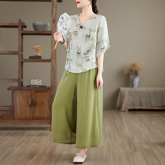 Set: Elbow-Sleeve V-Neck Floral Print Tie Front Wrap Top + High Waist Plain Wide Leg Pants