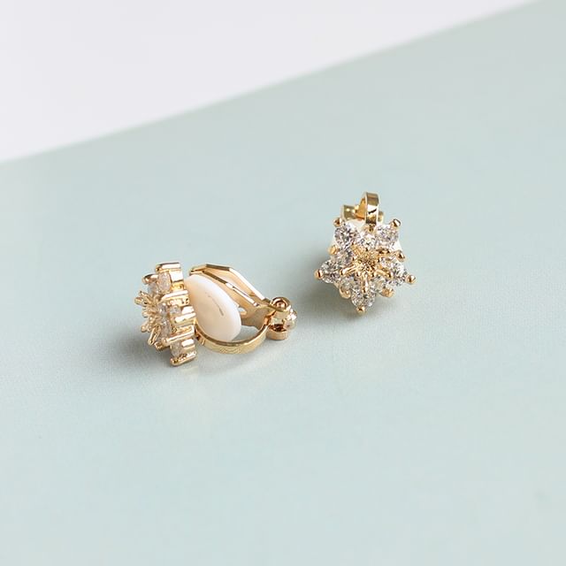 (Various Alloy Earring Rhinestone Designs) Stud Floral