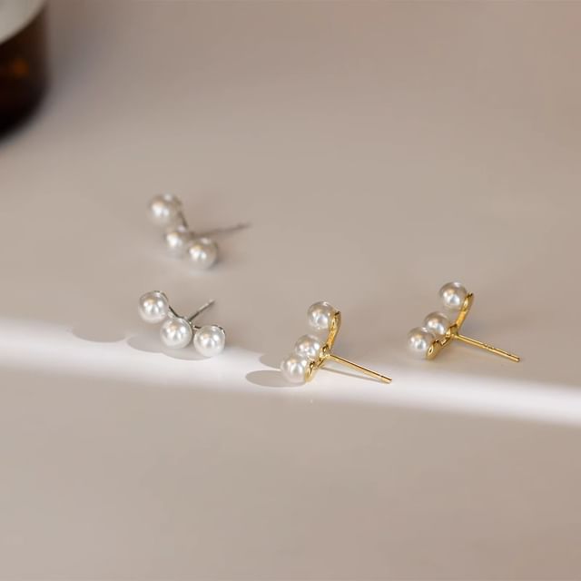 Faux Pearl Stud Earring