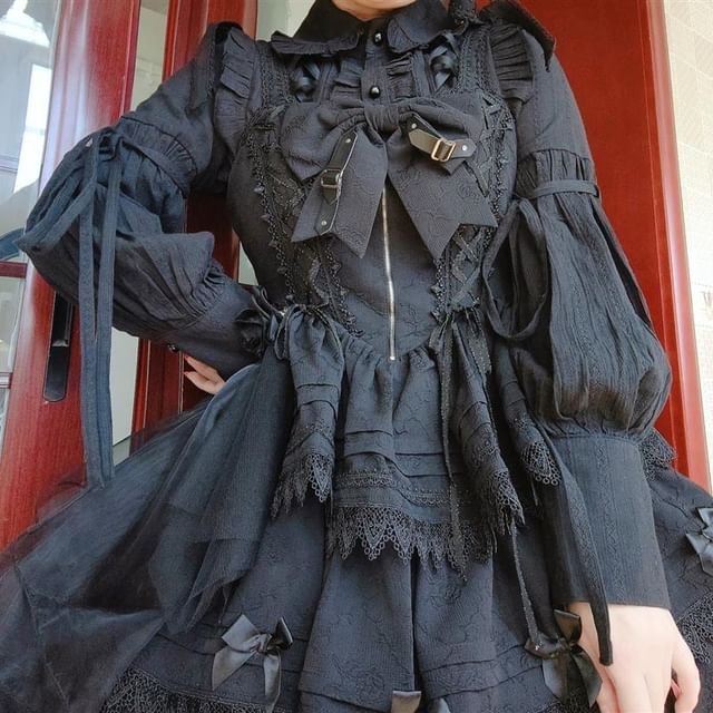 Chemisier Lolita à manches longues et col à volants en dentelle