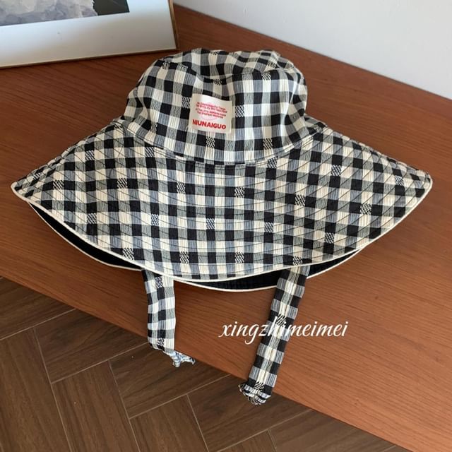 With Bucket Chin Gingham Hat Strap